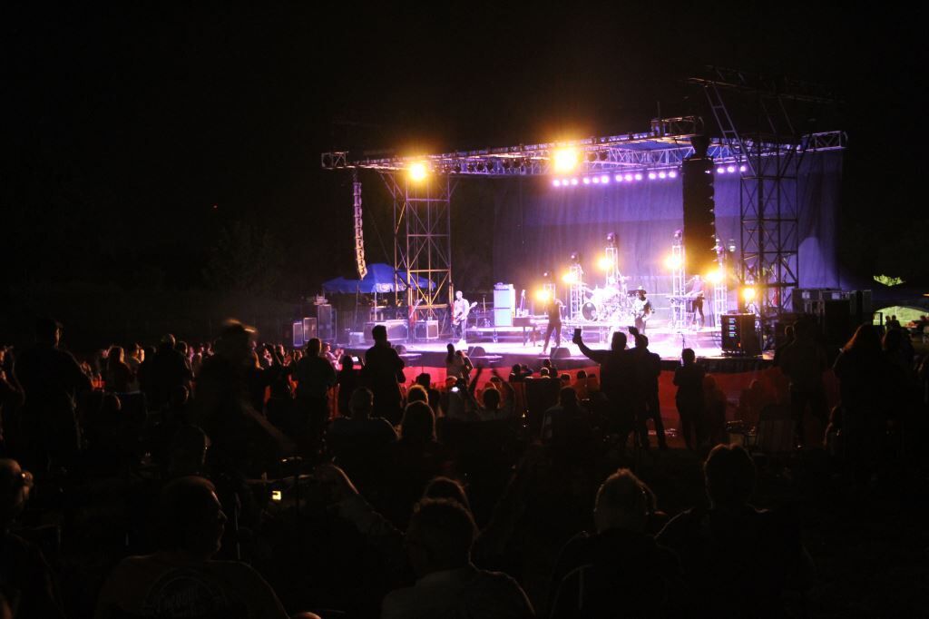 Things to do Centennial Park West concert